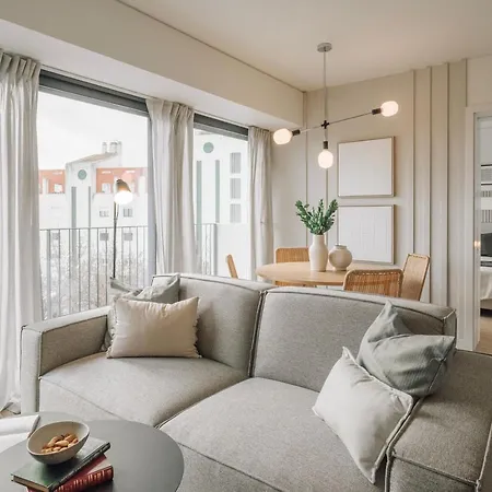 Cacela - 1 Bedroom & Balcony In Parque Nacoes * Lisboa